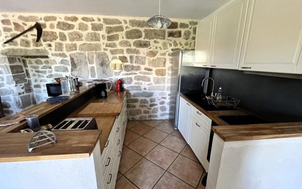 Maison à vendre    6 pièces •  Largentière