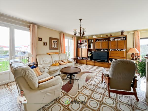 Maison 8 pièces - 196 m² Exclusivité efficity