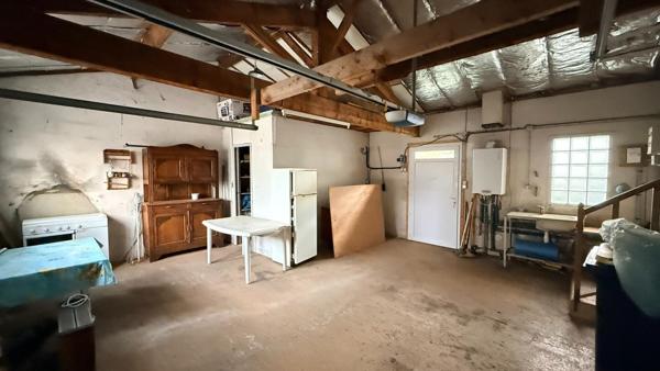 Maison de plain-pied avec garage et atelier à Pineuilh