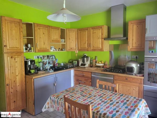 Maison à CREUZIER-LE-VIEUX, 03300 - 4 pièces 119m²