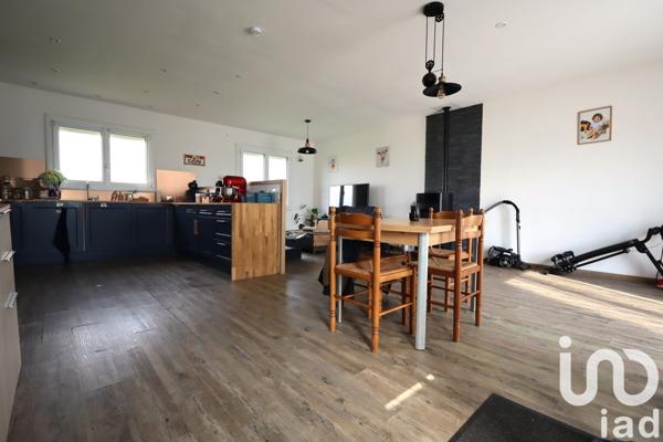 Maison traditionnelle 4 pièces de 79 m² à MAZÉ (49630)