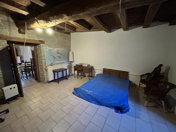 Maison de village avec grange