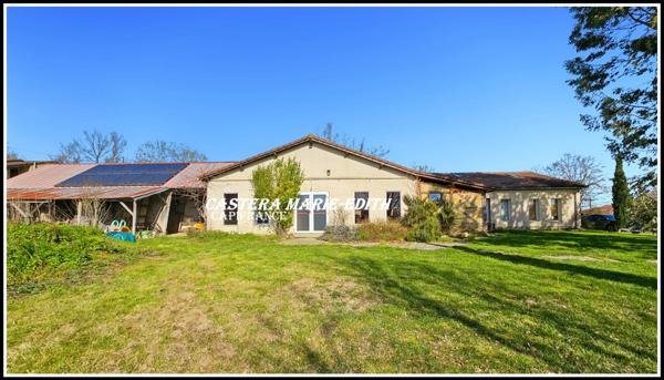 Propriété - 500 M² habitables 26 PIECES- 12 Chambres avec vue Pyrénées à 6 minutes de Marciac – Maison, gîtes, salle Polyvalente d’événements, cabinet de praticien, Prairies et dépendance