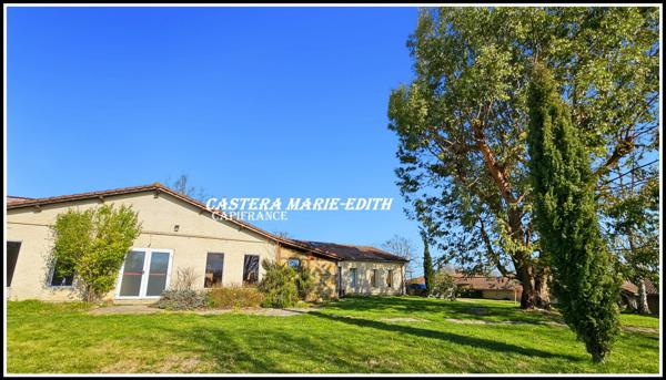 Propriété - 500 M² habitables 26 PIECES- 12 Chambres avec vue Pyrénées à 6 minutes de Marciac – Maison, gîtes, salle Polyvalente d’événements, cabinet de praticien, Prairies et dépendance