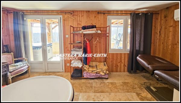 Propriété - 500 M² habitables 26 PIECES- 12 Chambres avec vue Pyrénées à 6 minutes de Marciac – Maison, gîtes, salle Polyvalente d’événements, cabinet de praticien, Prairies et dépendance