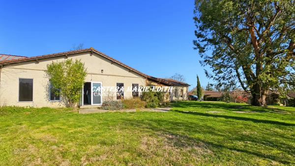 Propriété - 500 M² habitables 26 PIECES- 12 Chambres avec vue Pyrénées à 6 minutes de Marciac – Maison, gîtes, salle Polyvalente d’événements, cabinet de praticien, Prairies et dépendance