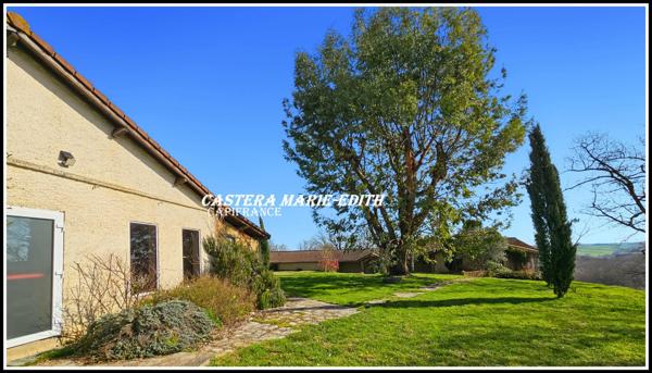 Propriété - 500 M² habitables 26 PIECES- 12 Chambres avec vue Pyrénées à 6 minutes de Marciac – Maison, gîtes, salle Polyvalente d’événements, cabinet de praticien, Prairies et dépendance