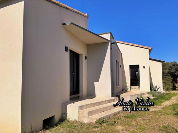 Villa d'architecte de type 4 avec vue imprenable sur le Pic Saint Loup proche de SAINT MATHIEU DE TREVIERS (34)
