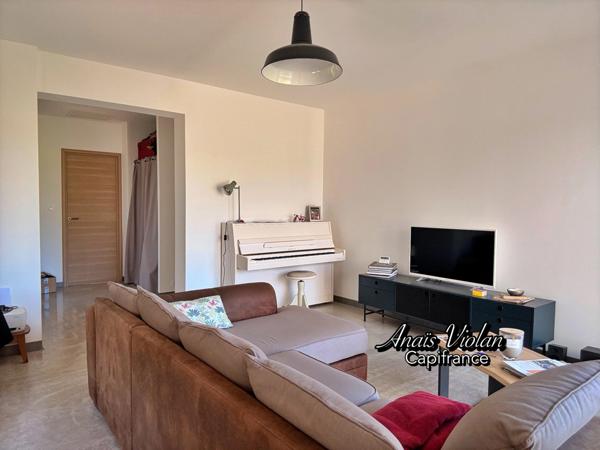 Villa d'architecte de type 4 avec vue imprenable sur le Pic Saint Loup proche de SAINT MATHIEU DE TREVIERS (34)