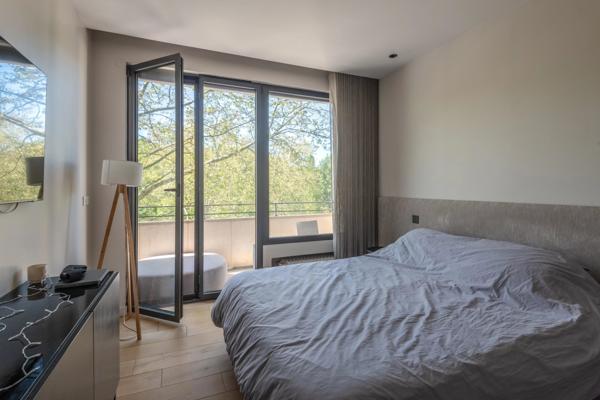 Lyon 6 - Tête d'Or - Appartement de 186,71 m² - Vue Dégagée sur le Rhône - 4 Chambres - Balcons - Garage - Cave