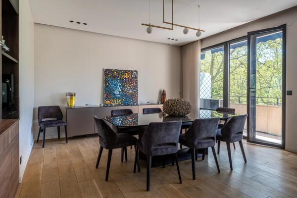 Lyon 6 - Tête d'Or - Appartement de 186,71 m² - Vue Dégagée sur le Rhône - 4 Chambres - Balcons - Garage - Cave