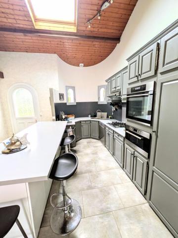 Maison familiale160?m²-6 pieces-Garage56m²-Piscine