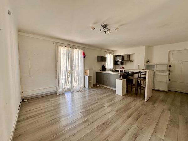 Appartement Perpignan 2 pièce(s)+ Parking/ Cave et balcon