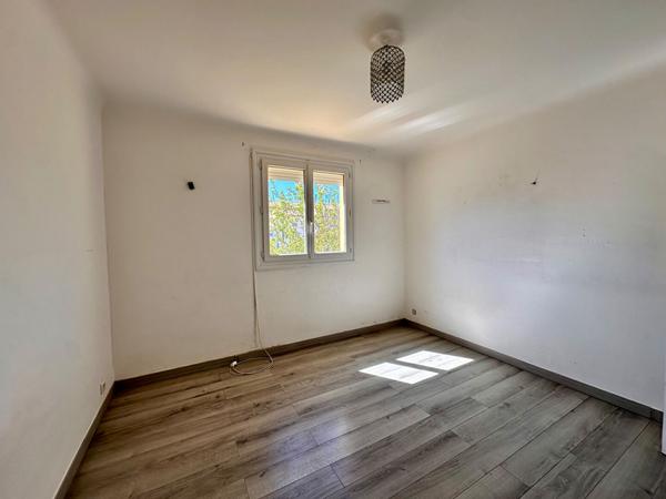 Appartement Perpignan 2 pièce(s)+ Parking/ Cave et balcon