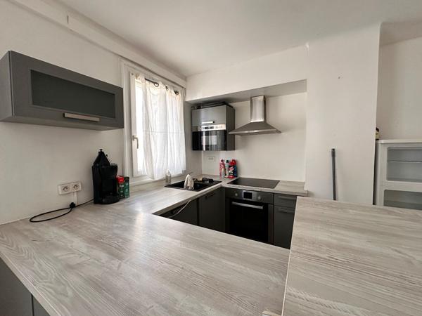 Appartement Perpignan 2 pièce(s)+ Parking/ Cave et balcon