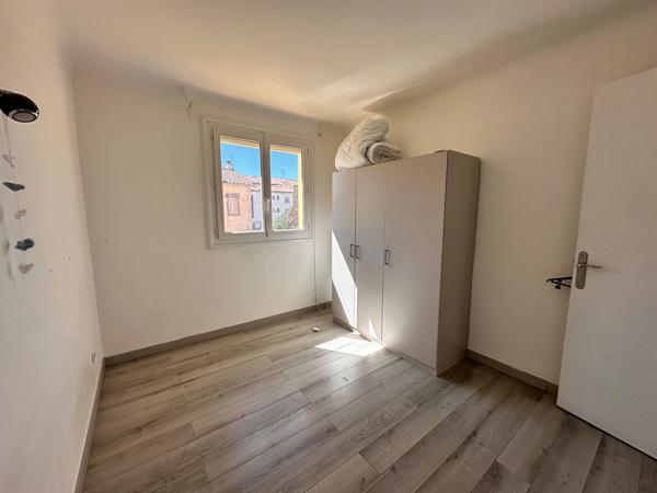 Appartement Perpignan 2 pièce(s)+ Parking/ Cave et balcon