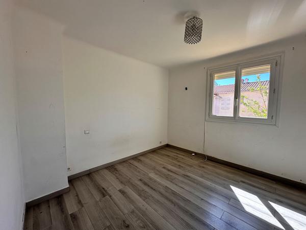 Appartement Perpignan 2 pièce(s)+ Parking/ Cave et balcon