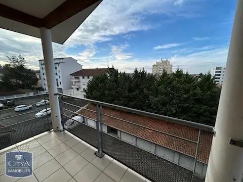 Appartement à louer 2 pièces 42.79m²