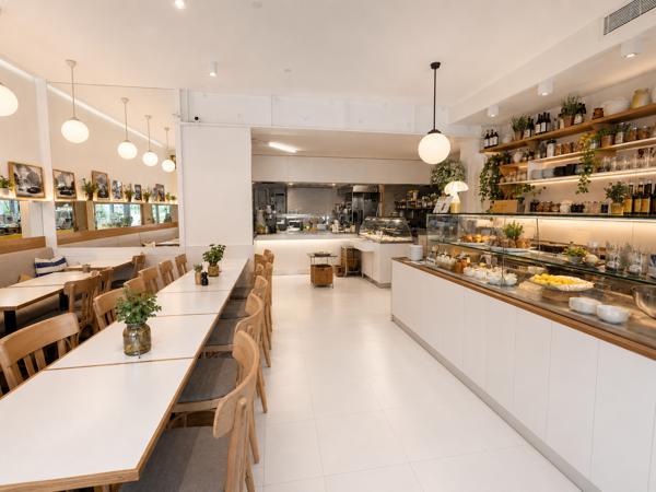 Fonds De Commerce
        
        - 100 m² 695 000 € *