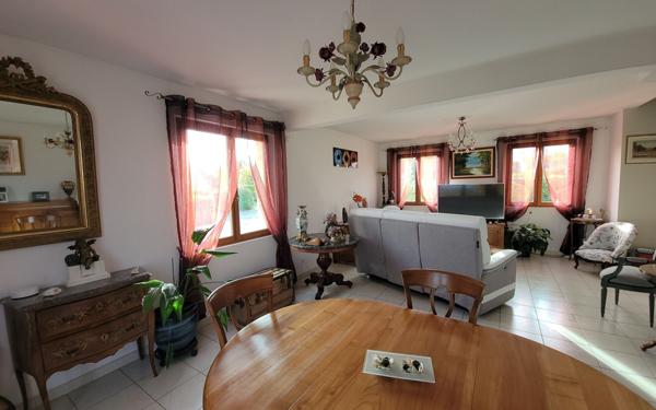 Maison à vendre    5 pièces • 142 m2 Sains-en-Amiénois