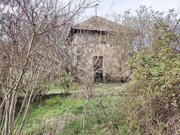 Terrain de 1664 m² pour maisons ou collectif