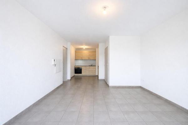 T2 rénové avec balcon et parking sécurisé