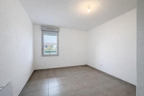 T2 rénové avec balcon et parking sécurisé