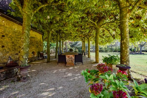 Ancienne bergerie en pierre compose de deux maisons indépendantes