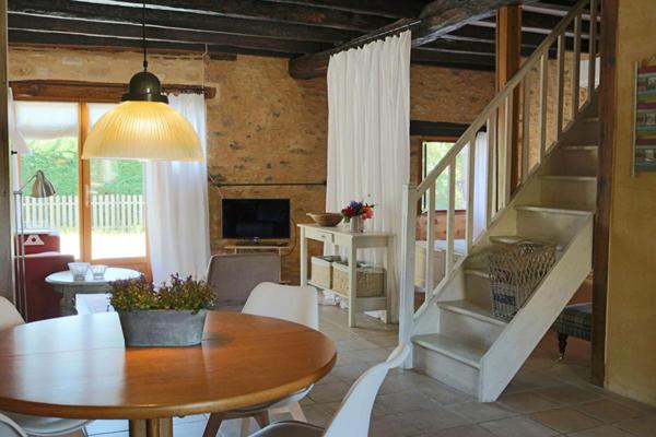 Ancienne bergerie en pierre compose de deux maisons indépendantes