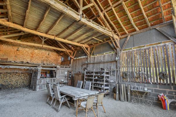 Ancienne bergerie en pierre compose de deux maisons indépendantes