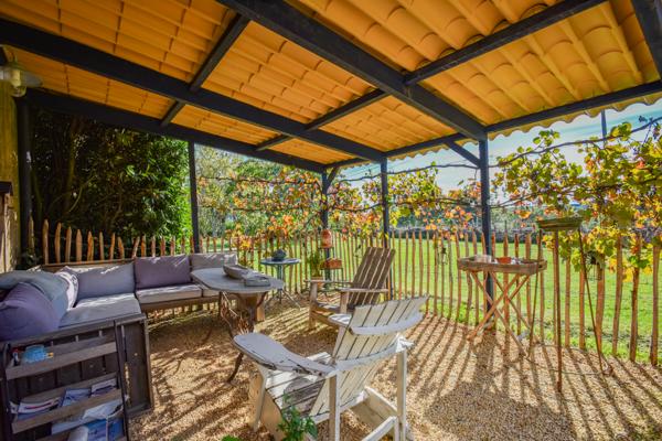 Ancienne bergerie en pierre compose de deux maisons indépendantes