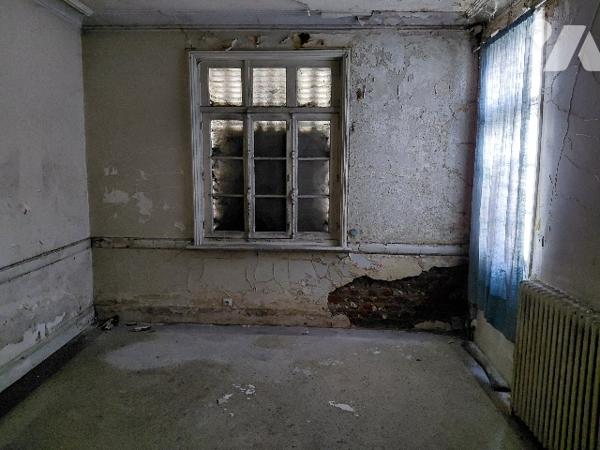 Maison à rénover. Possibilité aménagements pour immeuble de rapport.