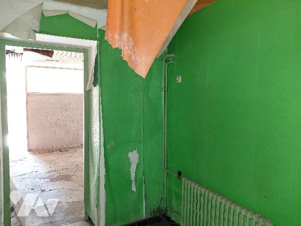 Maison à rénover. Possibilité aménagements pour immeuble de rapport.