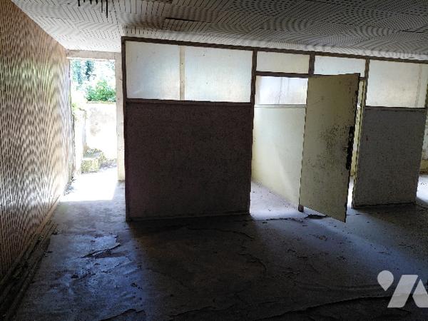 Maison à rénover. Possibilité aménagements pour immeuble de rapport.