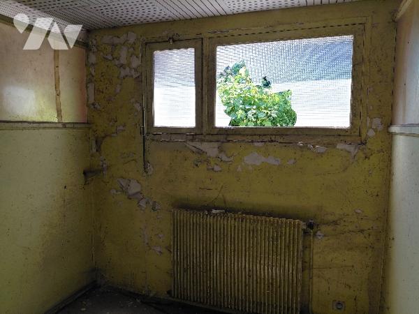 Maison à rénover. Possibilité aménagements pour immeuble de rapport.