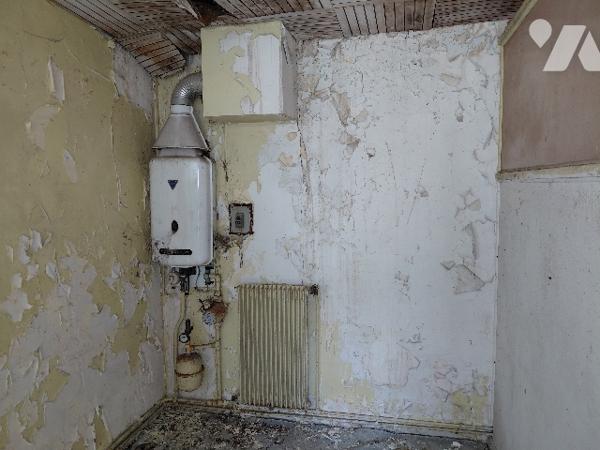 Maison à rénover. Possibilité aménagements pour immeuble de rapport.