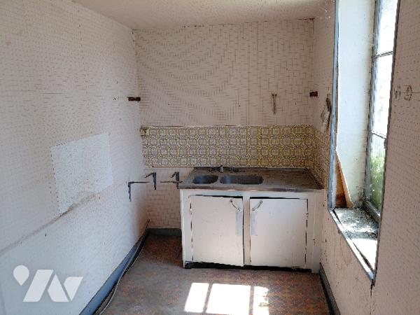 Maison à rénover. Possibilité aménagements pour immeuble de rapport.