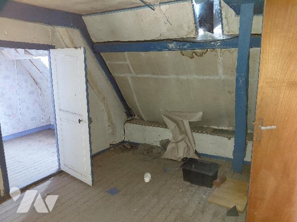 Maison à rénover. Possibilité aménagements pour immeuble de rapport.
