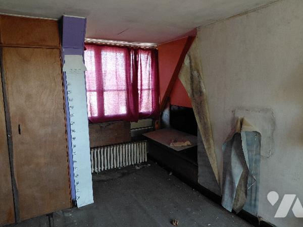 Maison à rénover. Possibilité aménagements pour immeuble de rapport.