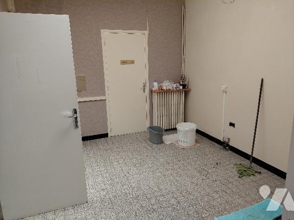 Maison à rénover. Possibilité aménagements pour immeuble de rapport.