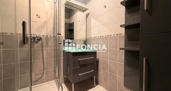 Location Appartement 4 pièces 74.96 m² - Villeneuve-lès-avignon 30400