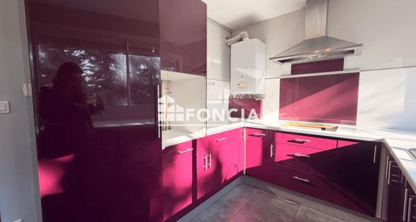 Location Appartement 4 pièces 74.96 m² - Villeneuve-lès-avignon 30400