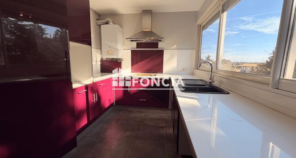 Location Appartement 4 pièces 74.96 m² - Villeneuve-lès-avignon 30400