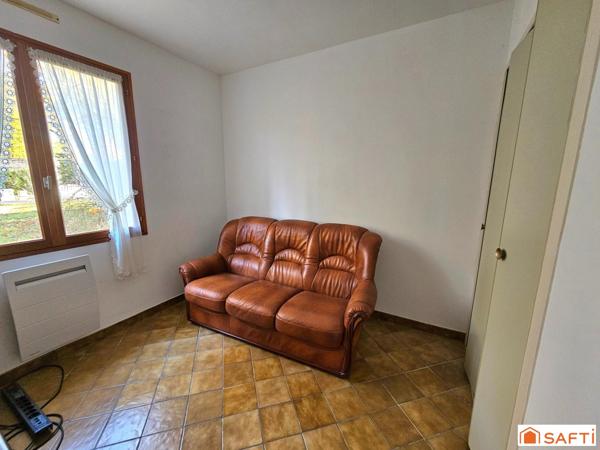 Plain-pied lumineux avec terrasse Sud/Ouest dans un cadre naturel privilégié.