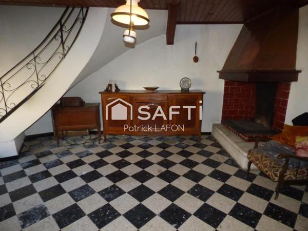 Maison, proche du centre ville, terrain de loisir