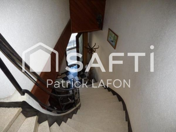 Maison, proche du centre ville, terrain de loisir