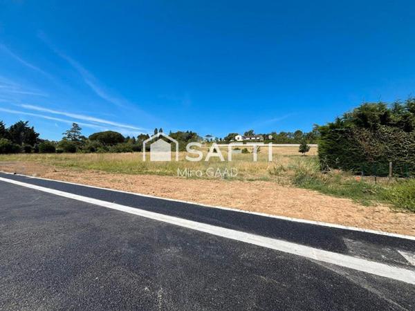 Terrain plat 1180 m2 viabilisé libre tout constructeur