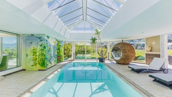 Vente                                                      Maison
                        
                     7 pièces                      325 m2                     à Chambéry