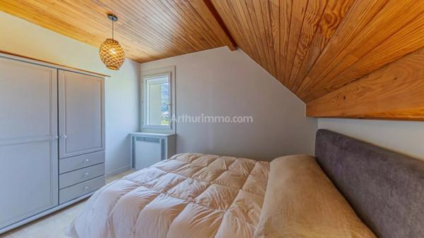 Vente                                                      Maison
                        
                     7 pièces                      325 m2                     à Chambéry
