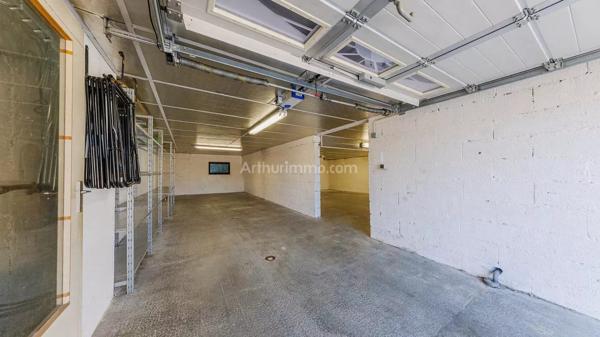 Vente                                                      Maison
                        
                     7 pièces                      325 m2                     à Chambéry